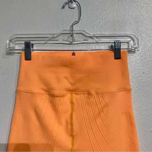 Free People Movement Orange Sun High-rise 7/8 The Essence Leggings Sz M NWOT - Picture 4 of 9